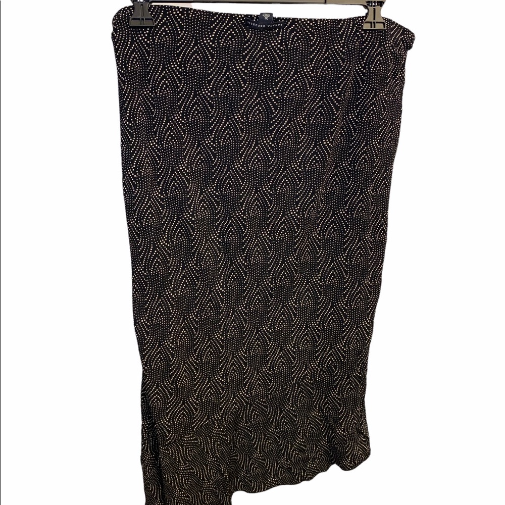 EUC Banana Republic Professional Black and Cream Designed Skirt in Size XL